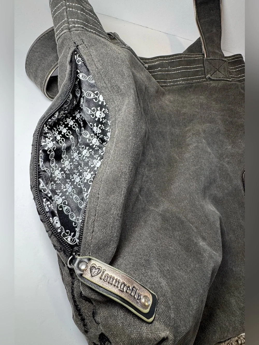 Loungefly Dia De Los Muertos (Sugar Skull) Embroidered Denim Tote Bag - Picture 7 of 7